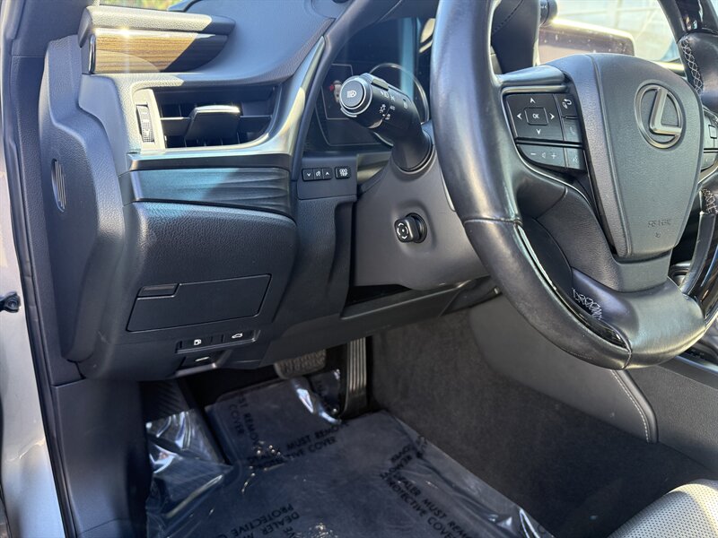 2019 Lexus ES 300h Luxury   - Photo 8 - Sacramento, CA 95841