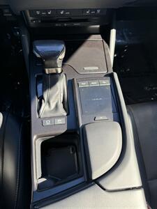 2019 Lexus ES 300h Luxury   - Photo 16 - Sacramento, CA 95841