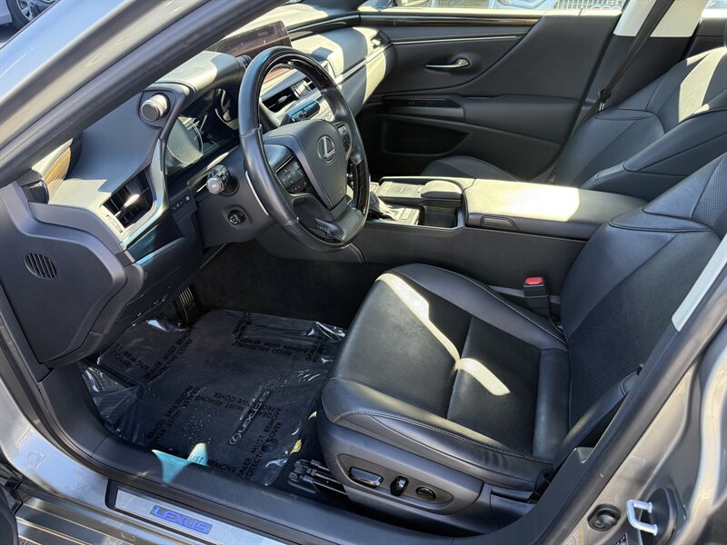 2019 Lexus ES 300h Luxury   - Photo 9 - Sacramento, CA 95841