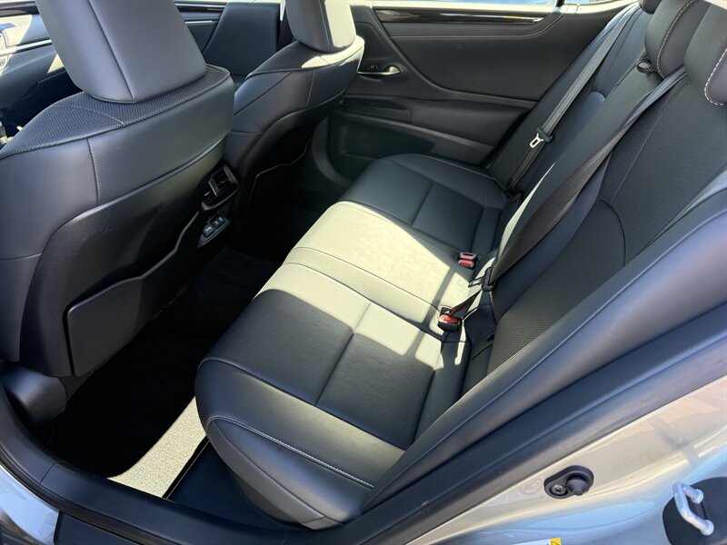 2019 Lexus ES 300h Luxury   - Photo 19 - Sacramento, CA 95841