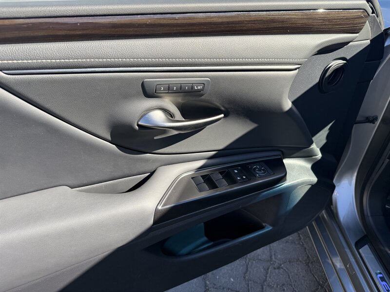 2019 Lexus ES 300h Luxury   - Photo 7 - Sacramento, CA 95841