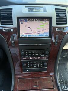 2013 Cadillac Escalade ESV Luxury   - Photo 13 - Sacramento, CA 95841