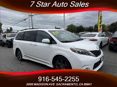 2015 Toyota Sienna SE 8-Passenger Sedan