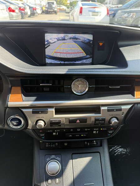 2015 Lexus ES 300h - Photo 12 - Sacramento, CA 95841