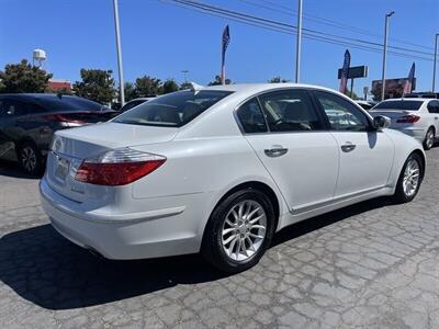 2011 Hyundai Genesis 3.8   - Photo 4 - Sacramento, CA 95841