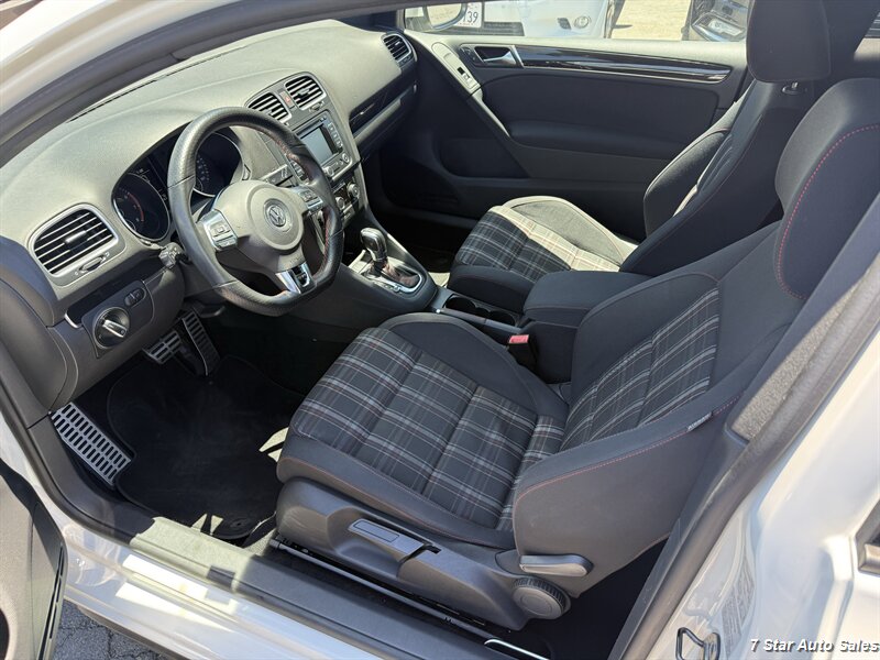 2011 Volkswagen GTI Base PZEV - Photo 8 - Sacramento, CA 95841