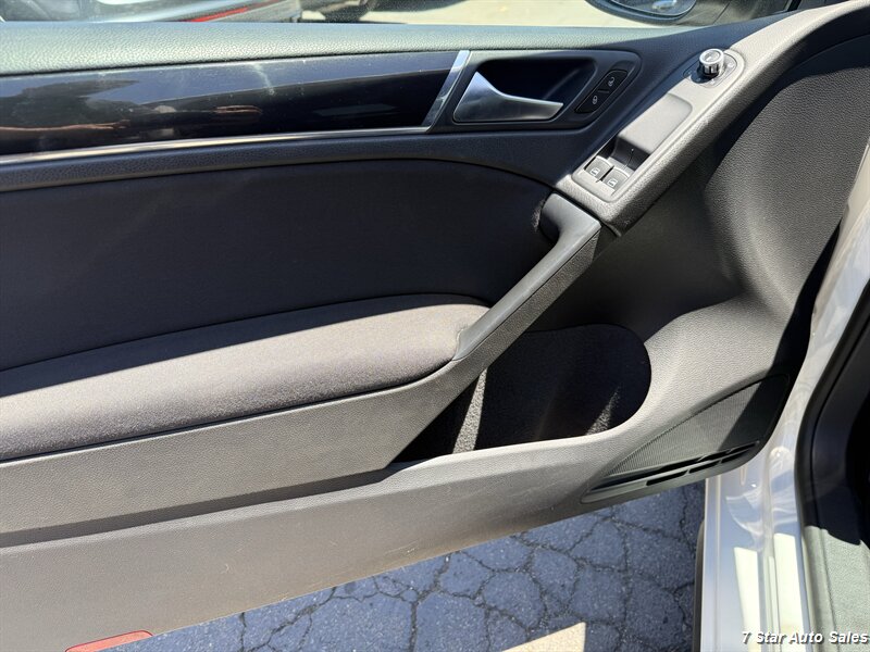 2011 Volkswagen GTI Base PZEV - Photo 7 - Sacramento, CA 95841