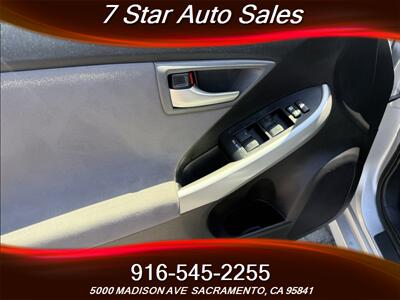 2015 Toyota Prius Two   - Photo 7 - Sacramento, CA 95841