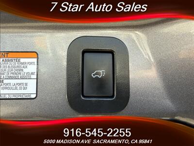 2017 Toyota Sienna SE 8-Passenger   - Photo 25 - Sacramento, CA 95841