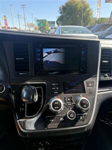2017 Toyota Sienna SE 8-Passenger   - Photo 12 - Sacramento, CA 95841