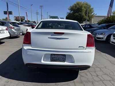 2016 Chrysler 300 C   - Photo 5 - Sacramento, CA 95841