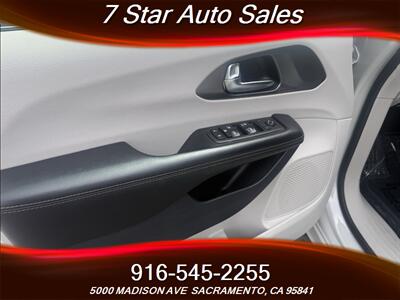 2020 Chrysler Pacifica Touring - Photo 7 - Sacramento, CA 95841