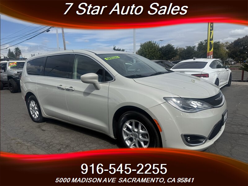 2020 Chrysler Pacifica Touring   - Photo 1 - Sacramento, CA 95841