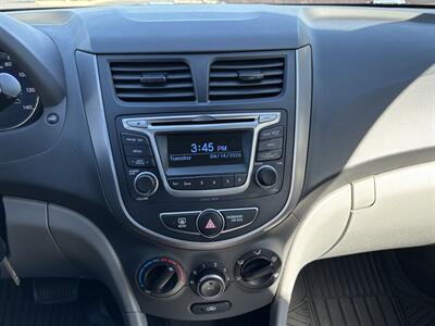 2017 Hyundai ACCENT SE   - Photo 12 - Tucson, AZ 85705