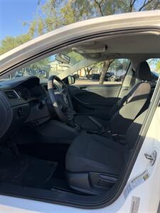 2011 Volkswagen Jetta - Photo 7 - Tucson, AZ 85705