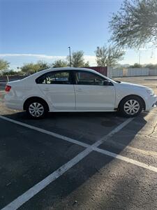 2011 Volkswagen Jetta - Photo 5 - Tucson, AZ 85705