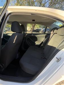 2011 Volkswagen Jetta - Photo 8 - Tucson, AZ 85705