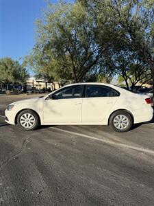 2011 Volkswagen Jetta - Photo 2 - Tucson, AZ 85705