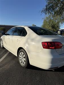 2011 Volkswagen Jetta - Photo 3 - Tucson, AZ 85705