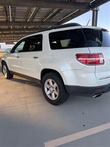2007 Saturn Outlook XR - Photo 4 - Tucson, AZ 85705