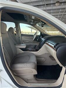 2007 Saturn Outlook XR - Photo 12 - Tucson, AZ 85705