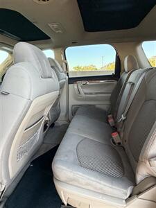 2007 Saturn Outlook XR - Photo 9 - Tucson, AZ 85705