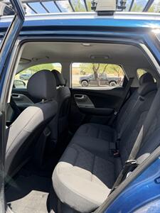 2017 Kia Niro LX - Photo 8 - Tucson, AZ 85705