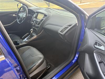 2014 Ford Focus Titanium   - Photo 7 - Tucson, AZ 85705