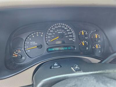 2005 Chevrolet Suburban 2500 LT   - Photo 12 - Tucson, AZ 85705