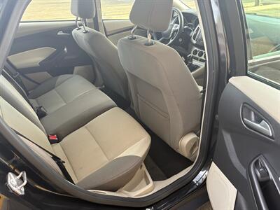 2012 Ford Focus SE   - Photo 8 - Tucson, AZ 85705