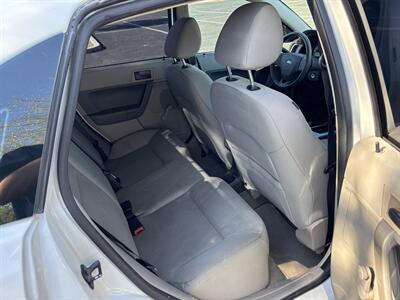 2011 Ford Focus S   - Photo 9 - Tucson, AZ 85705