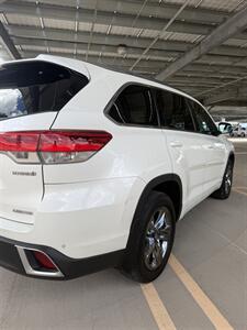 2017 Toyota Highlander Hybrid Limited   - Photo 4 - Tucson, AZ 85705