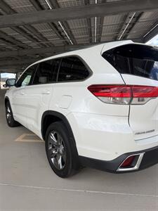 2017 Toyota Highlander Hybrid Limited   - Photo 3 - Tucson, AZ 85705