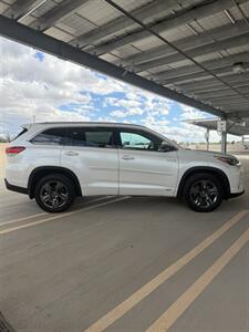 2017 Toyota Highlander Hybrid Limited   - Photo 5 - Tucson, AZ 85705