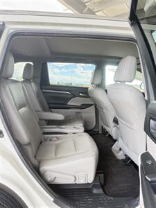 2017 Toyota Highlander Hybrid Limited   - Photo 10 - Tucson, AZ 85705