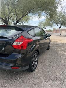 2014 Ford Focus SE - Photo 4 - Tucson, AZ 85705