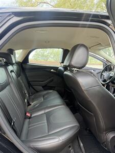 2014 Ford Focus SE - Photo 9 - Tucson, AZ 85705