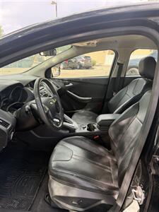 2014 Ford Focus SE - Photo 7 - Tucson, AZ 85705
