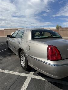 1999 Lincoln Town Car Signature   - Photo 3 - Tucson, AZ 85705