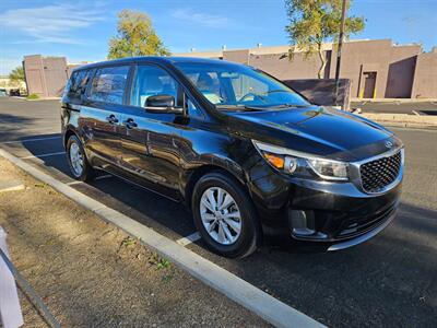2017 Kia Sedona L   - Photo 6 - Tucson, AZ 85705