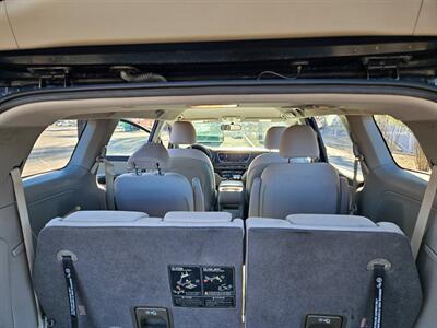 2017 Kia Sedona L   - Photo 10 - Tucson, AZ 85705