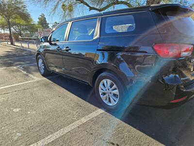 2017 Kia Sedona L   - Photo 3 - Tucson, AZ 85705