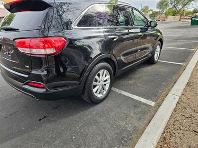 2016 Kia Sorento LX V6 - Photo 4 - Tucson, AZ 85705