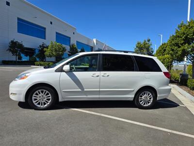 2009 Toyota Sienna XLE   - Photo 11 - San Diego, CA 92154