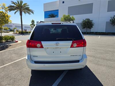 2009 Toyota Sienna XLE   - Photo 10 - San Diego, CA 92154