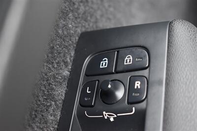 2024 Volvo XC40 B5 Core Bright Theme   - Photo 18 - Heber City, UT 84032