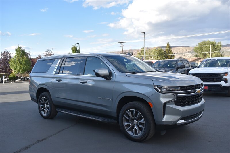 2024 Chevrolet Suburban LS  