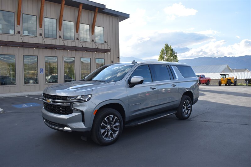 2024 Chevrolet Suburban LS  