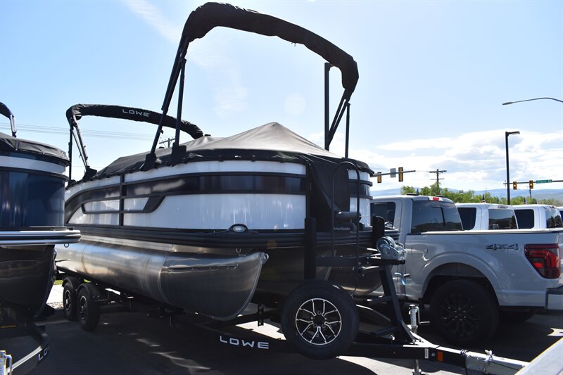 2025 Lowe SF212 150hp  
