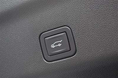 2024 Chevrolet Suburban High Country   - Photo 11 - Heber City, UT 84032